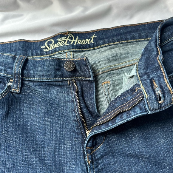 OLD Navy "The Sweetheart Fit" Dark Wash Jeans in Size 8 - Picture 6 of 9